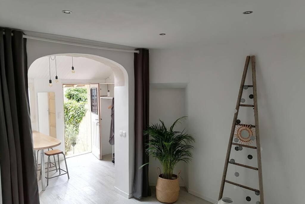 Les Etapes Chartraines Parking Wifi Jaccuzi Apartment Chartres Exterior photo